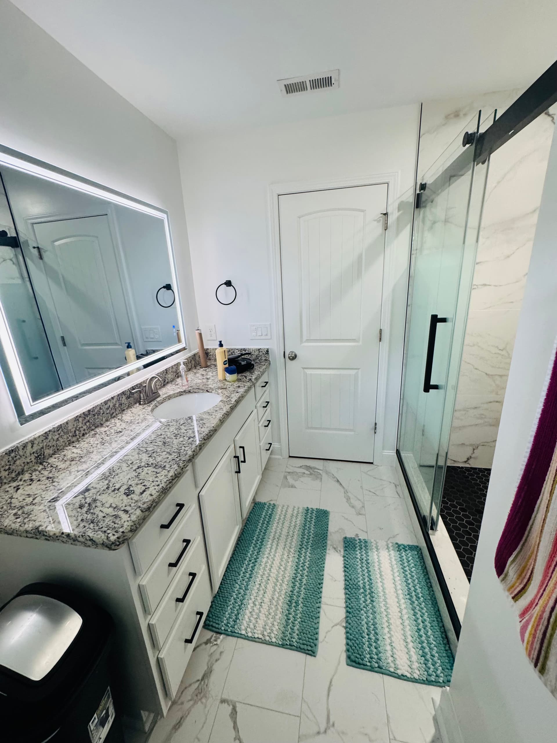 Gallery photos for Two Bathroom Remodels with High-End Ceramic and Modern Finishes: Image #7