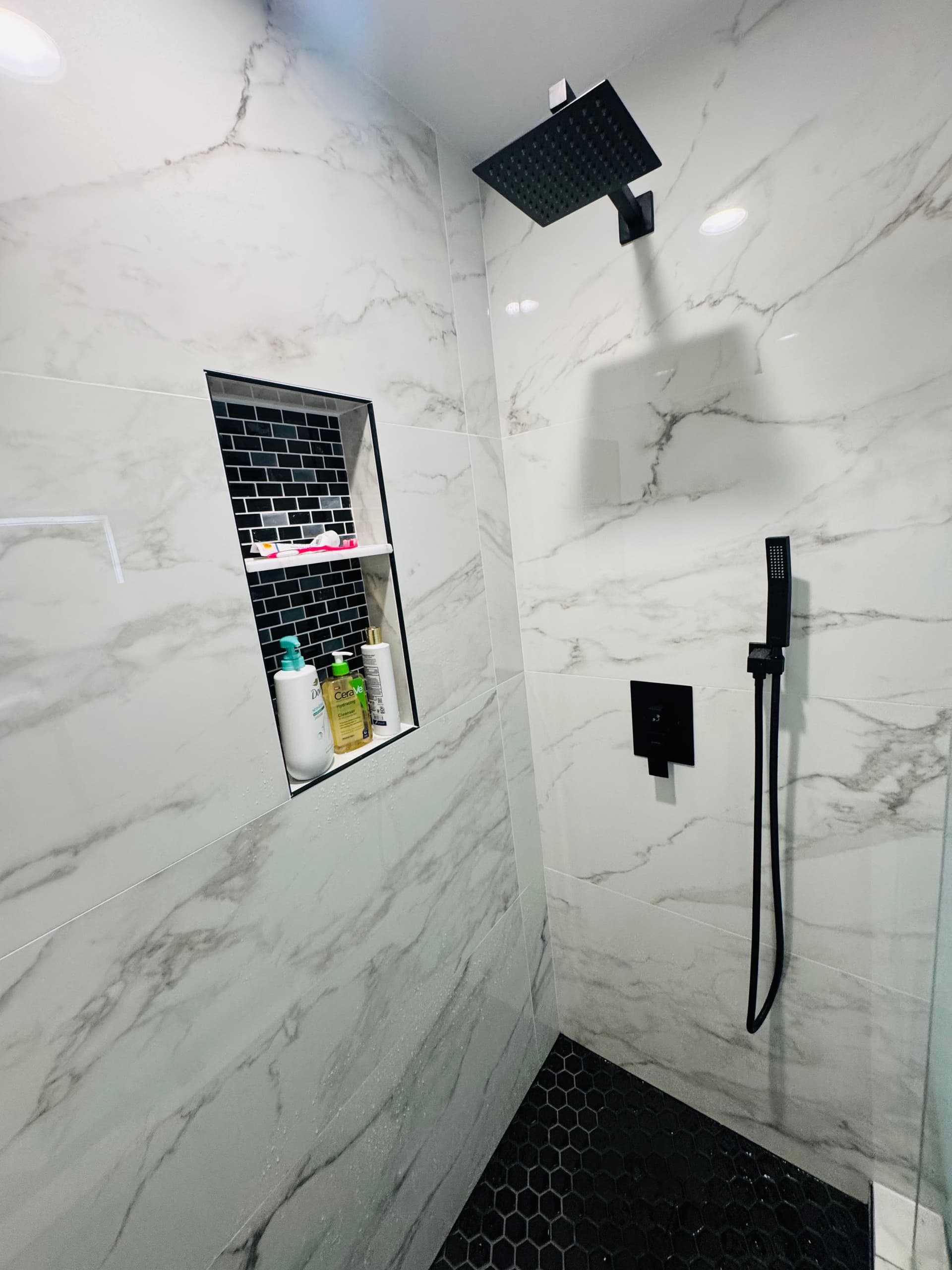 Gallery photos for Two Bathroom Remodels with High-End Ceramic and Modern Finishes: Image #5