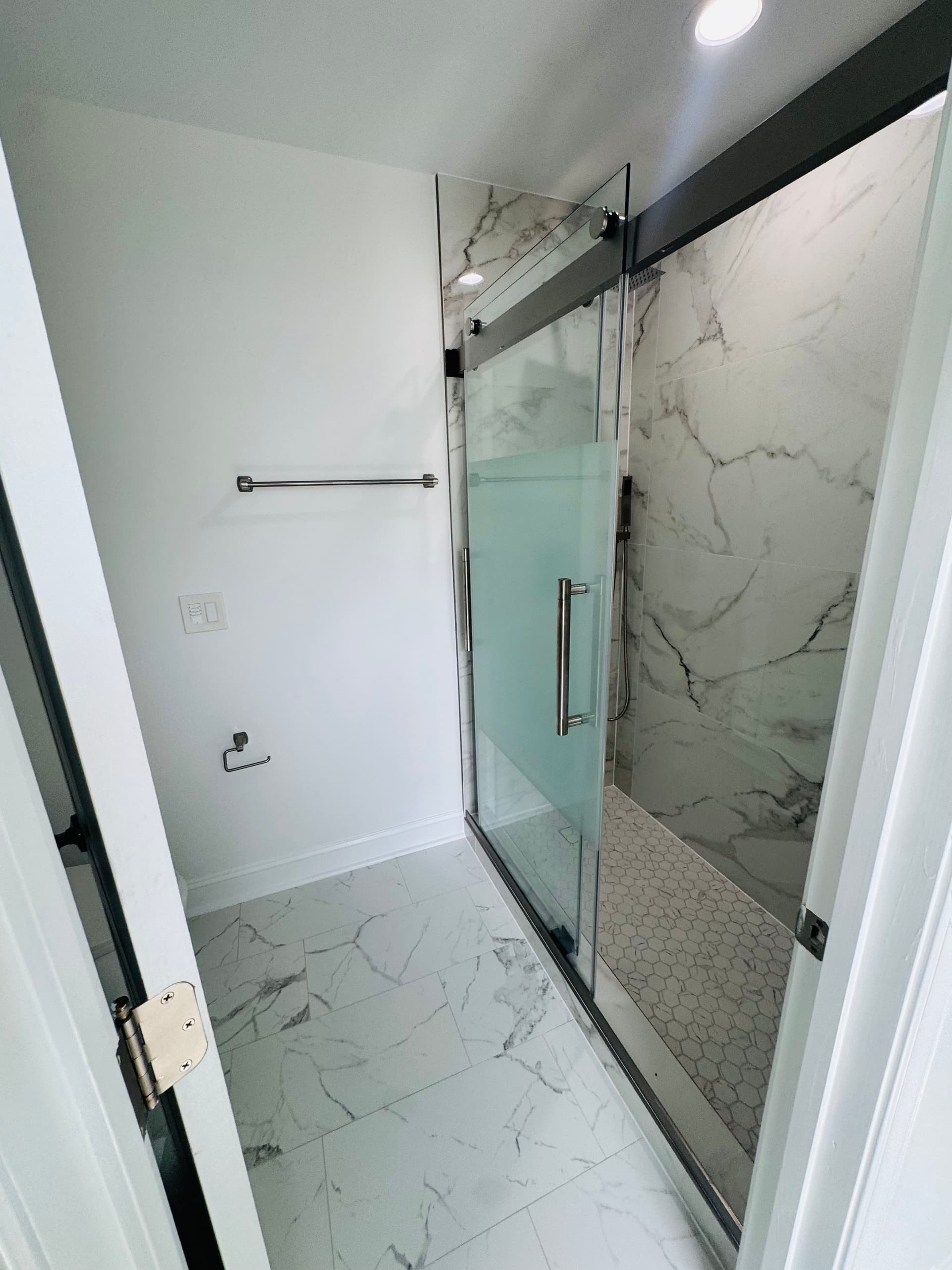 Gallery photos for Two Bathroom Remodels with High-End Ceramic and Modern Finishes: Image #3
